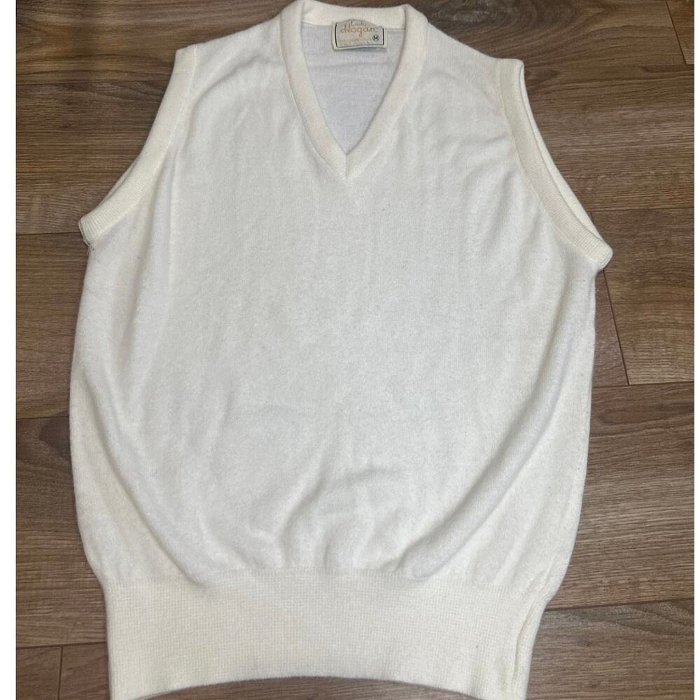 Vintage Lady Hogan vest sweater V Neck Size Medium light cream and soft!